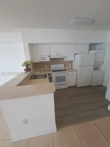 5085 NW 7th Street Miami FL 33126