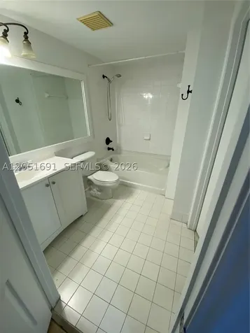 5085 NW 7th Street Miami FL 33126