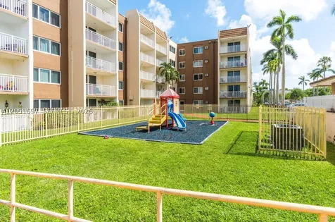 6950 Miami Gardens Drive Hialeah FL 33015
