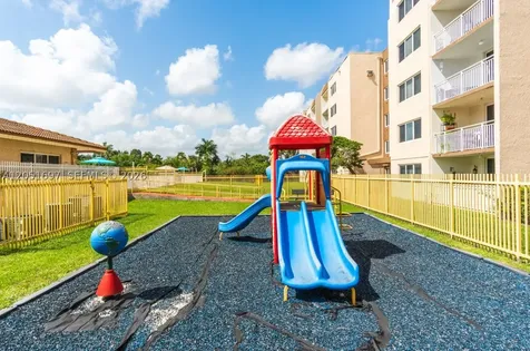 6950 Miami Gardens Drive Hialeah FL 33015