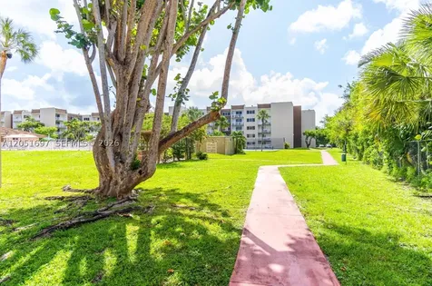 6950 Miami Gardens Drive Hialeah FL 33015