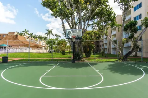 6950 Miami Gardens Drive Hialeah FL 33015