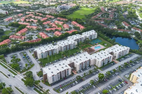 6950 Miami Gardens Drive Hialeah FL 33015