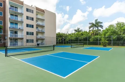 6950 Miami Gardens Drive Hialeah FL 33015