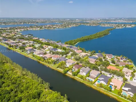 4918 SW 195th Terrace Miramar FL 33029