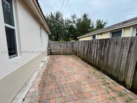 21733 Ingraham Ave Road Cutler Bay FL 33190