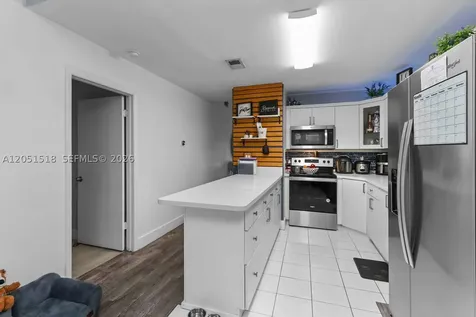2884 W 75th Street Hialeah FL 33018