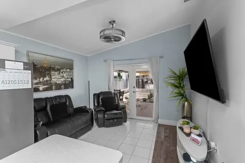 2884 W 75th Street Hialeah FL 33018
