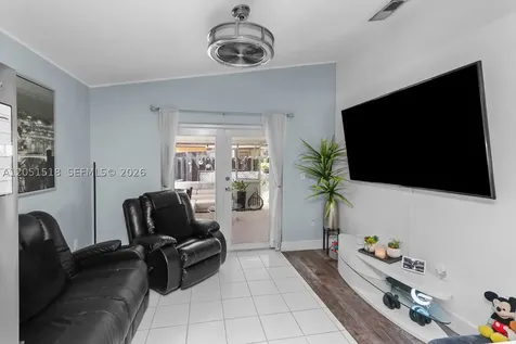 2884 W 75th Street Hialeah FL 33018