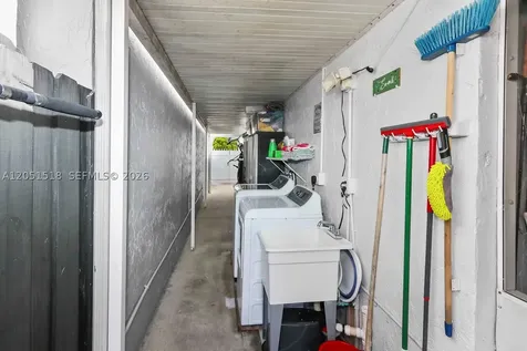 2884 W 75th Street Hialeah FL 33018