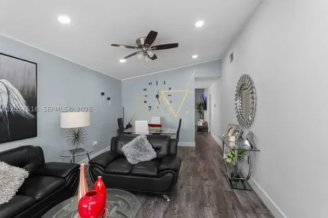 2884 W 75th Street Hialeah FL 33018