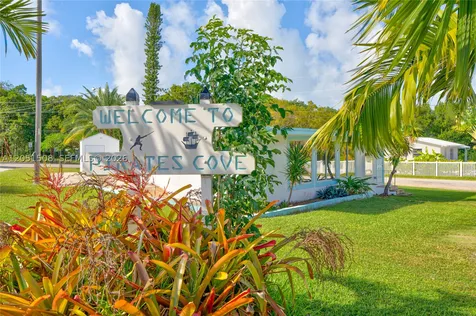 32 Pirates Drive Key Largo FL 33037