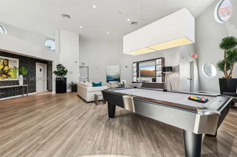 6000 Collins Avenue Miami Beach FL 33140