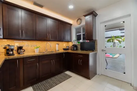 6320 E 4th Avenue Hialeah FL 33013