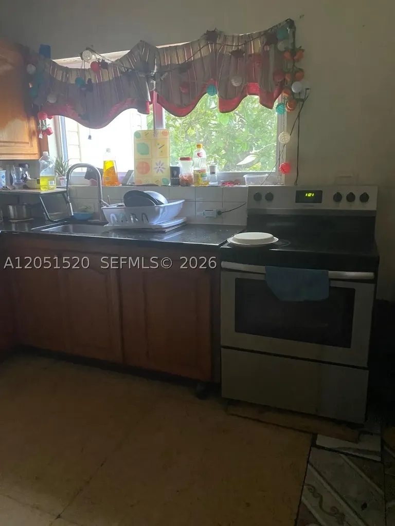 218 SW 10th Avenue Miami FL 33130