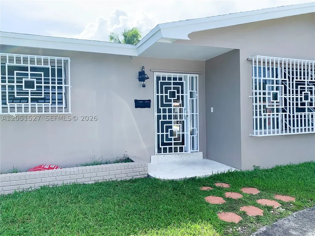 1820 SW 98th Court Miami FL 33165
