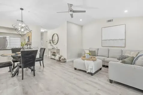 1581 NW 98th Way Pembroke Pines FL 33024