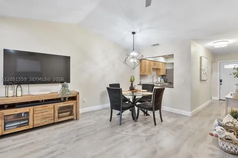 1581 NW 98th Way Pembroke Pines FL 33024