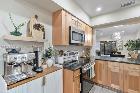 1581 NW 98th Way Pembroke Pines FL 33024