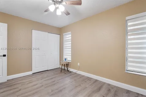 1581 NW 98th Way Pembroke Pines FL 33024