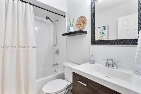 1581 NW 98th Way Pembroke Pines FL 33024