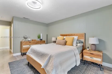 1581 NW 98th Way Pembroke Pines FL 33024