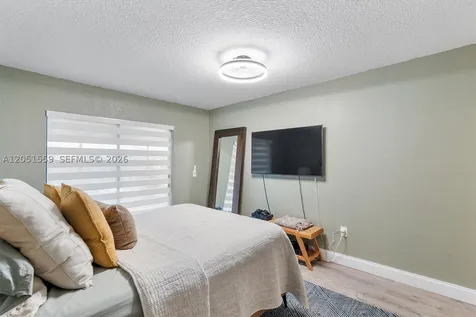 1581 NW 98th Way Pembroke Pines FL 33024