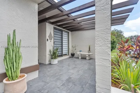 1581 NW 98th Way Pembroke Pines FL 33024