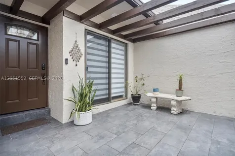 1581 NW 98th Way Pembroke Pines FL 33024