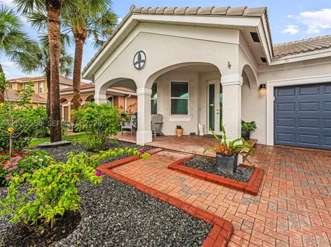 135 Catania Way Royal Palm Beach FL 33411