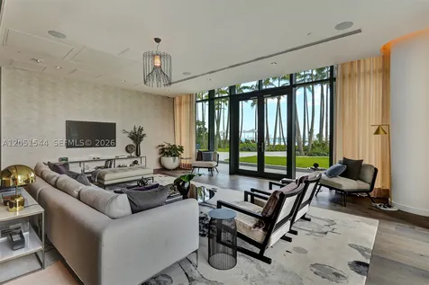 650 NE 32 Street Miami FL 33137