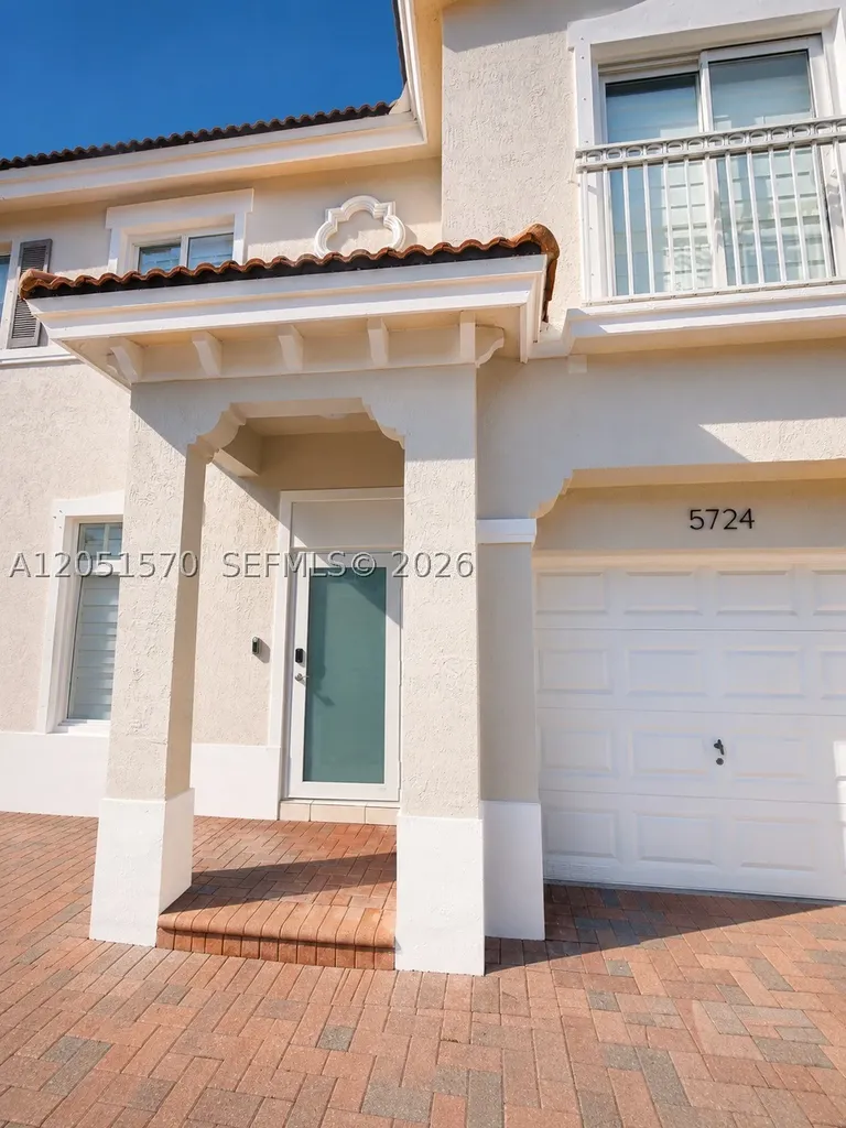 5724 NW 112th Place Doral FL 33178