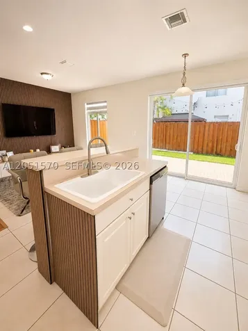 5724 NW 112th Place Doral FL 33178