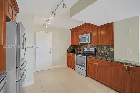 9800 W Bay Harbor Drive Bay Harbor Islands FL 33154