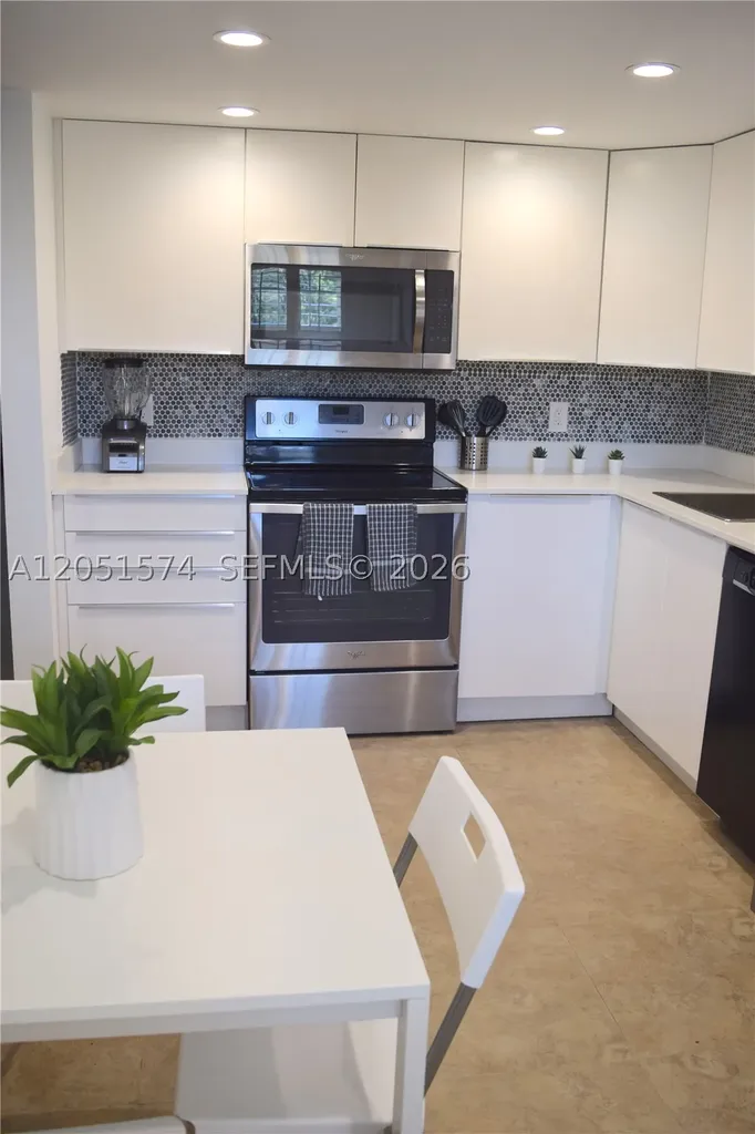 3970 Oaks Clubhouse Drive Pompano Beach FL 33069