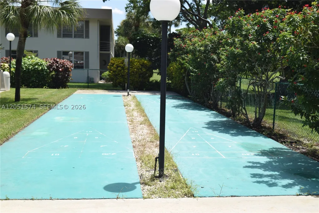 3970 Oaks Clubhouse Drive Pompano Beach FL 33069