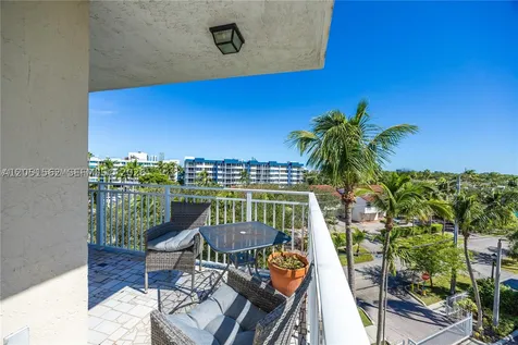 16590 NE 26th Avenue North Miami Beach FL 33160