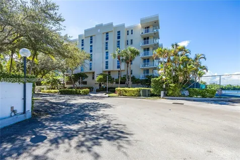16590 NE 26th Avenue North Miami Beach FL 33160