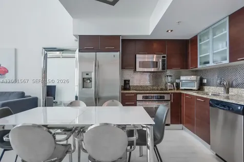 41 SE 5th Street Miami FL 33131