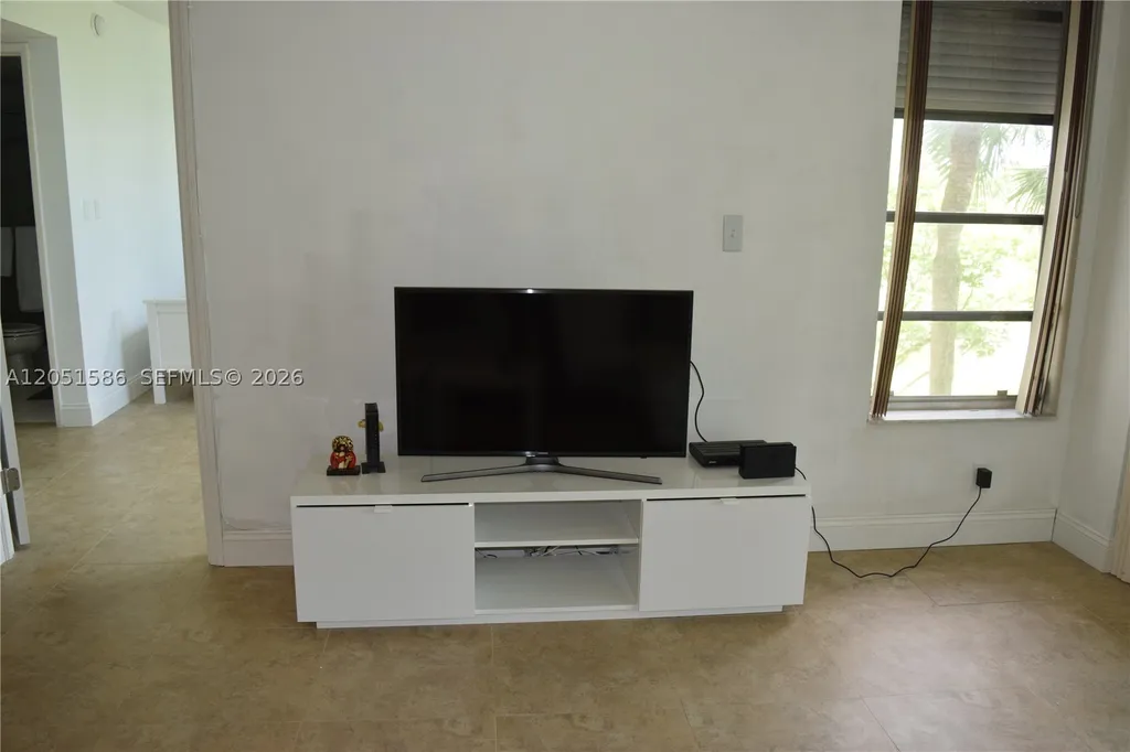 3970 Oaks Clubhouse Drive Pompano Beach FL 33069