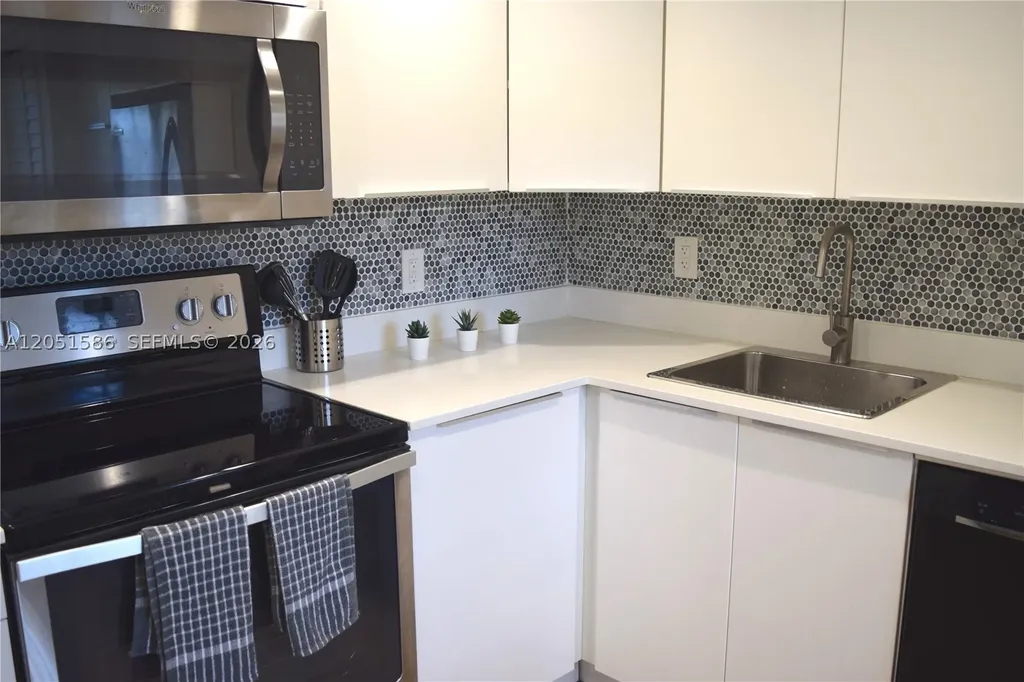 3970 Oaks Clubhouse Drive Pompano Beach FL 33069