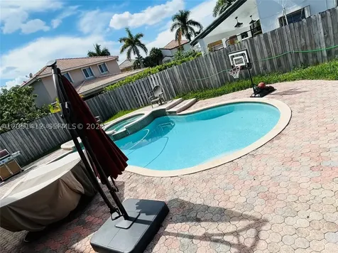 16453 SW 75th Terrace Miami FL 33193