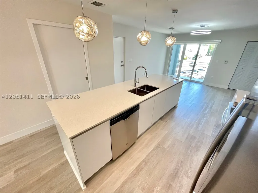 2535 NE 193rd Street Miami FL 33180