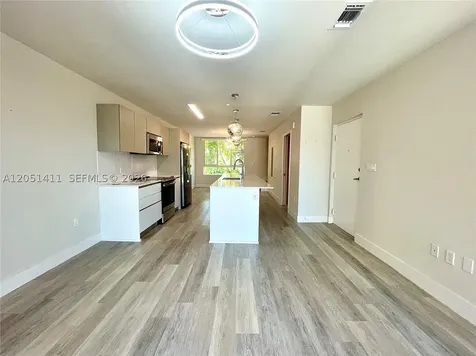 2535 NE 193rd Street Miami FL 33180