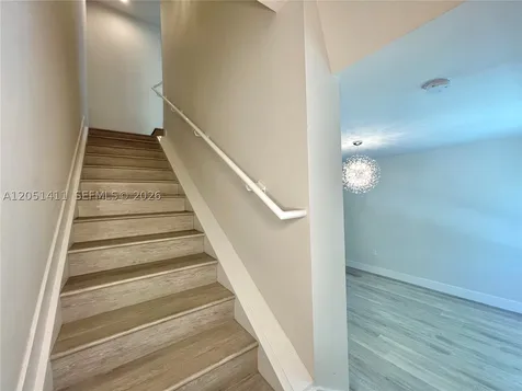 2535 NE 193rd Street Miami FL 33180