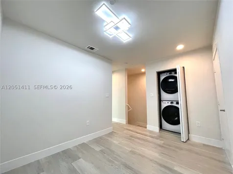 2535 NE 193rd Street Miami FL 33180