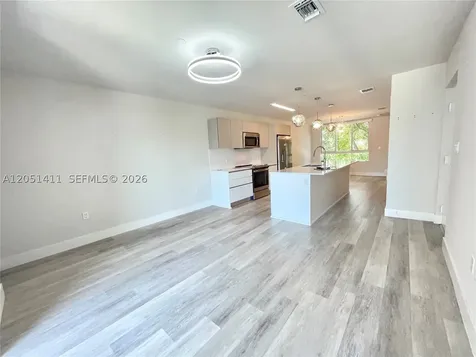 2535 NE 193rd Street Miami FL 33180