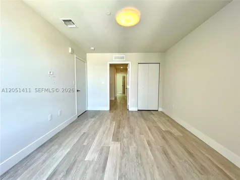 2535 NE 193rd Street Miami FL 33180