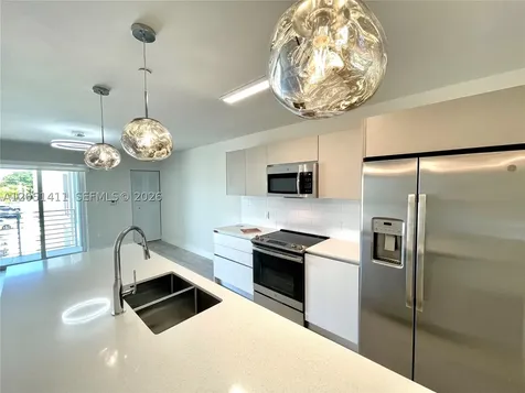 2535 NE 193rd Street Miami FL 33180