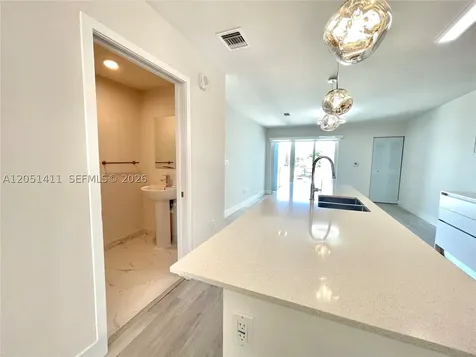 2535 NE 193rd Street Miami FL 33180